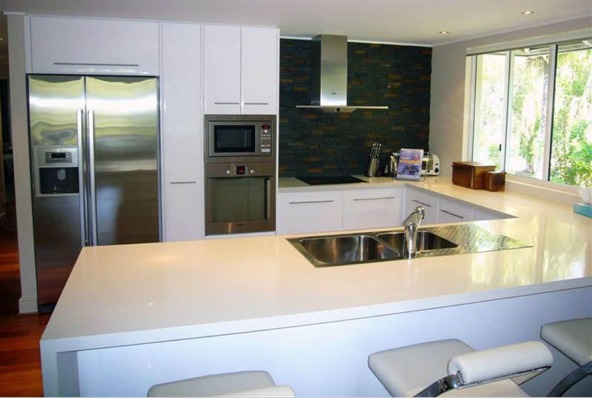 Mandalay Luxury Beachfront Apartments Port Douglas Kültér fotó