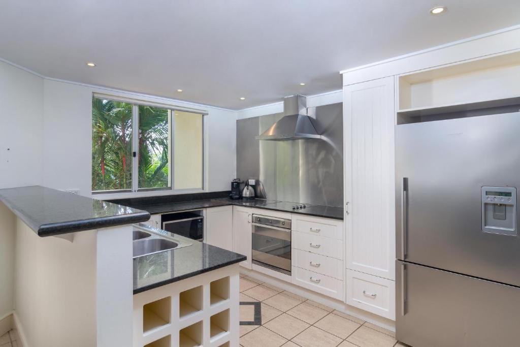 Mandalay Luxury Beachfront Apartments Port Douglas Kültér fotó
